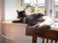 Maine Coon Misty - Misty elsker at slikke solskin i vinduet.