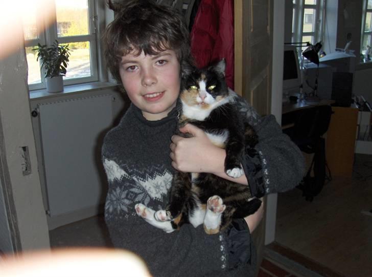 Huskat Misser - Gammelt billed... jeg ser meget bedre ud nu.. det var min flipper tid xD billede 4