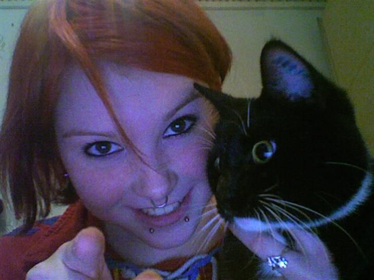 Huskat Bambi - Prøver hun at sige noget til mig?  billede 5