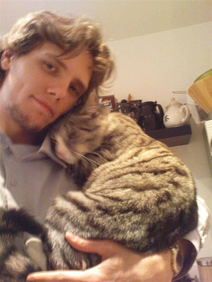 Huskat Thomas - Pappi & Thomas i køkkenet | 18/02/2009 billede 20