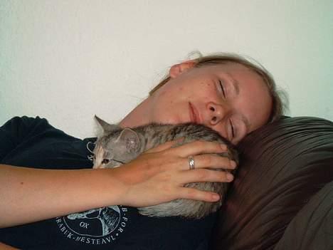 Huskat Freya - Vi tager os lige en lur billede 6