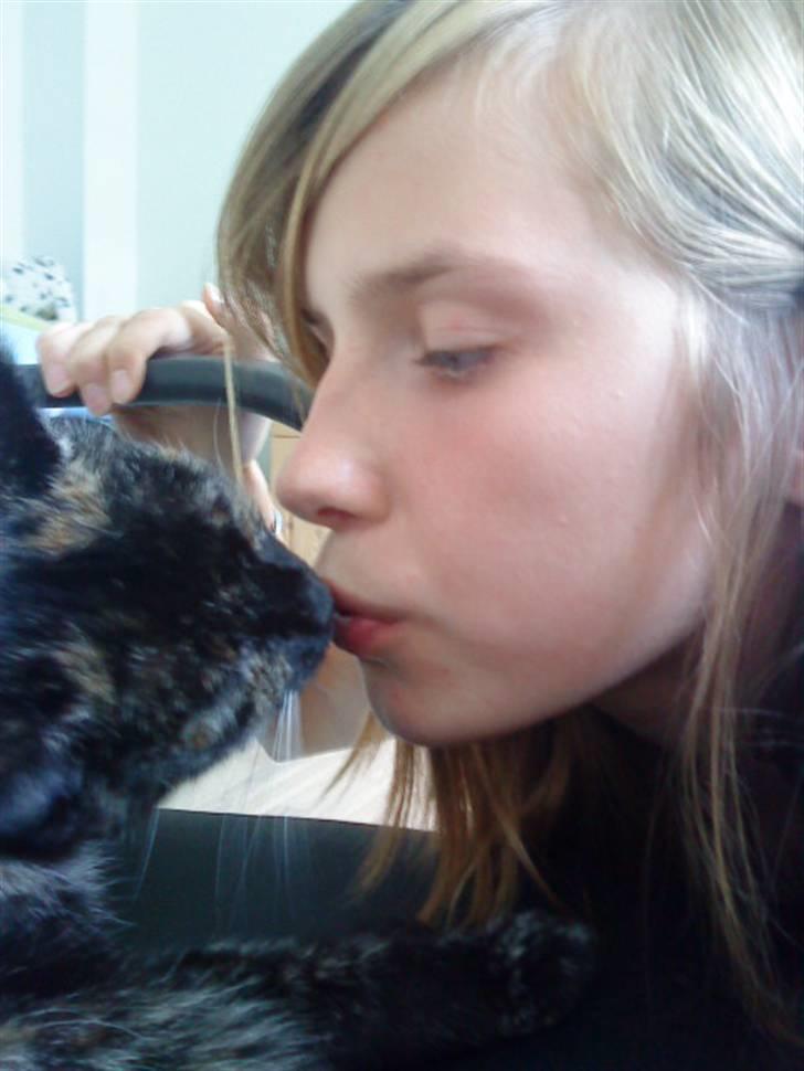 Huskat Lillemissen - Ihh, love :´)<3 billede 7