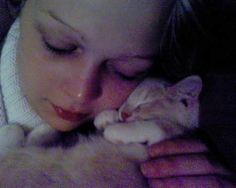 Blanding af racer Pjevs - Her ligger mig og min mor og putter lidt.. Vi var begge lidt trætte :) billede 6