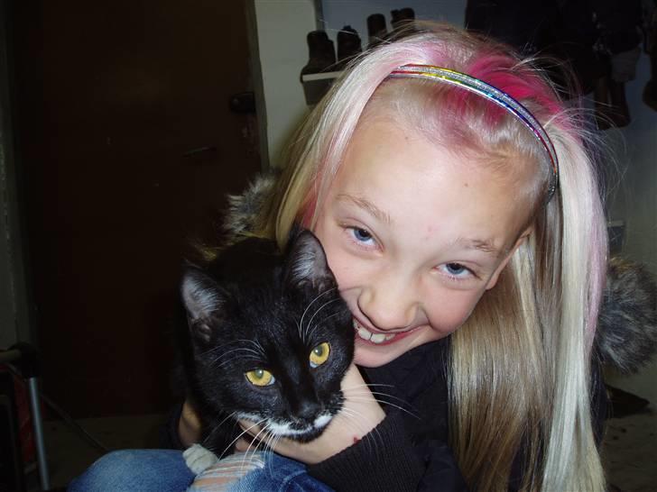 Huskat Mille<3 - Mig og laura er lige ude ved Mille<3 billede 1