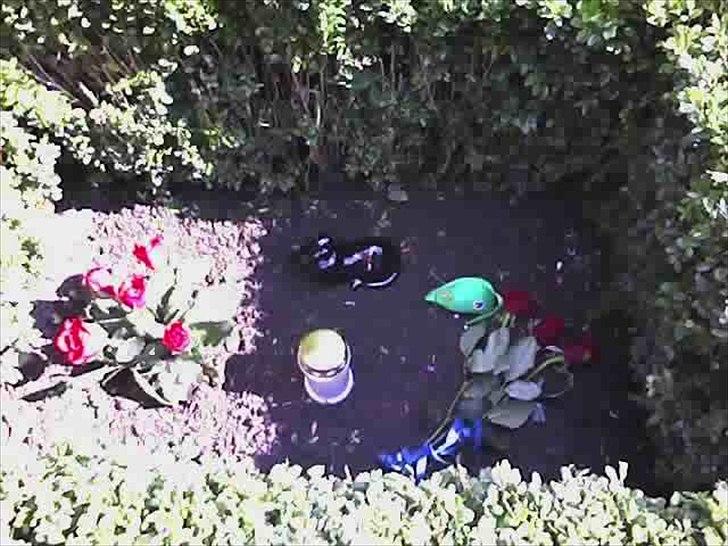 Perser Rasmus †  - Rasmus' gravsted inden stenen kom billede 6