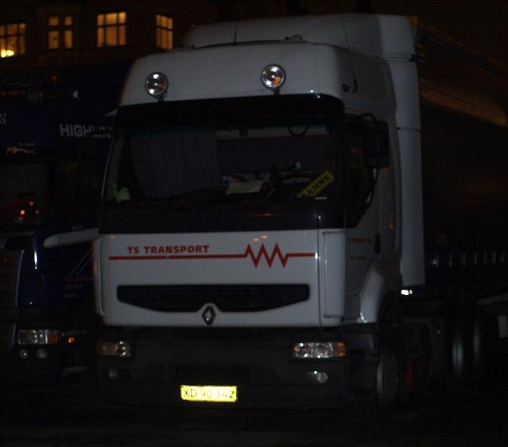Mors vogne - Den Hvide Bisse på havnen i Århus. billede 18