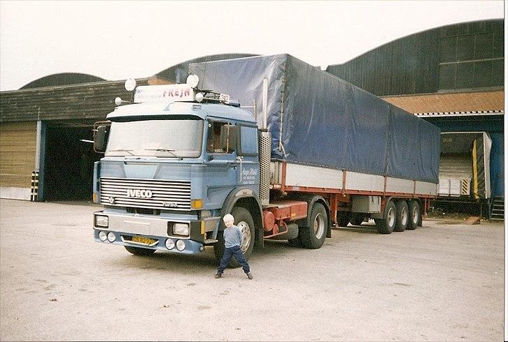 Iveco Turbo Cowboy og trailer billede 3