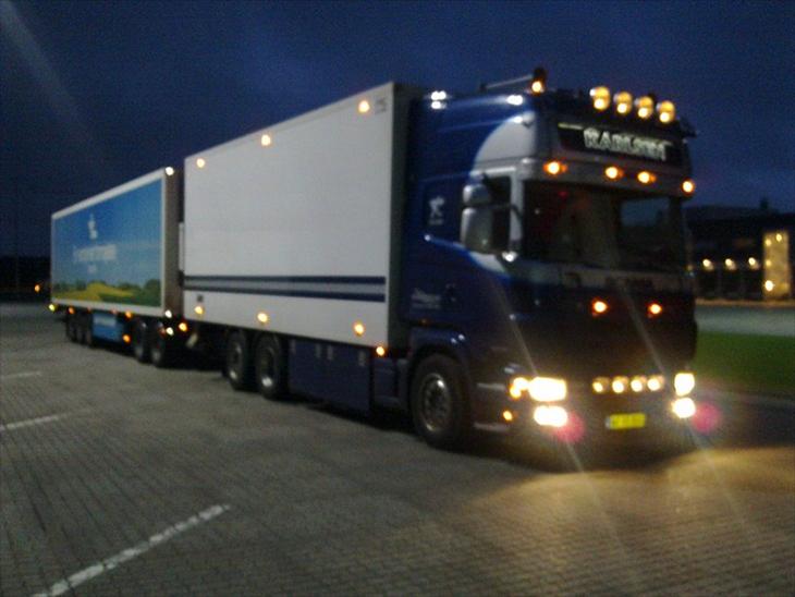 {{currentPhoto.altText}} billede {{currentPhoto.number}}