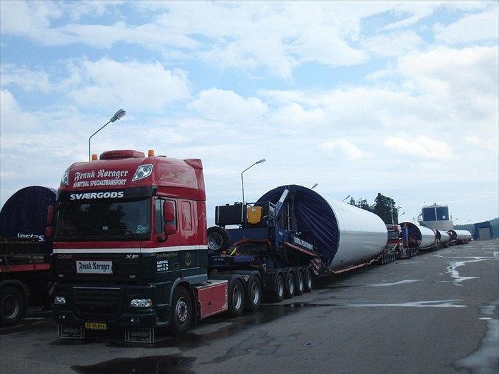 Mit varierende job - Havnen i Iggesund, Sverige.
118 ton total. billede 2