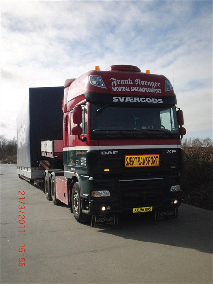 Mit varierende job - Vestas Fiberkasser. Viborg.
Kasserne bruges til at fragte glasfiberdele til Naceller i.
Målene på kassen er 11 x 2,25 x 4,40 meter, dvs 4,9 høj på bilen. billede 12