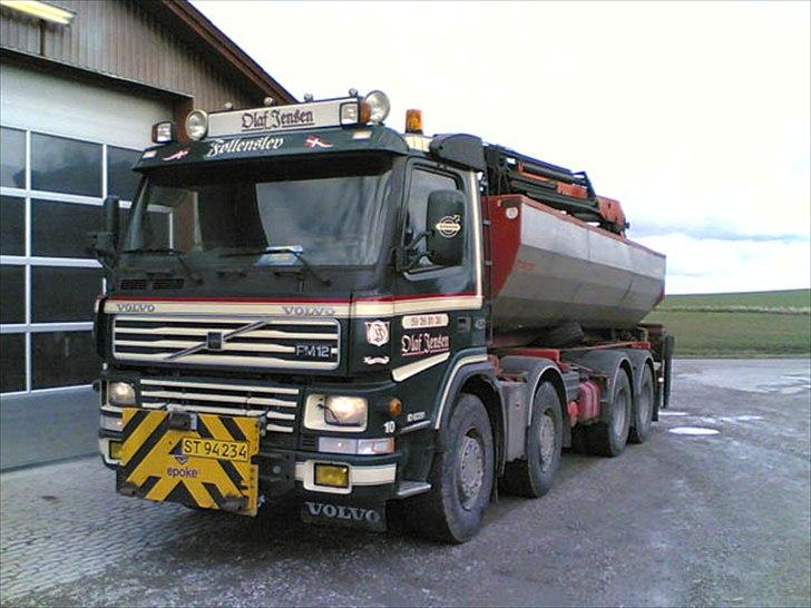 Olaf Jensen A/S  - Volvo Fm 12 4 aks. med bagmonteret kran. og asfalt lad (køre sneplov vinter) billede 5