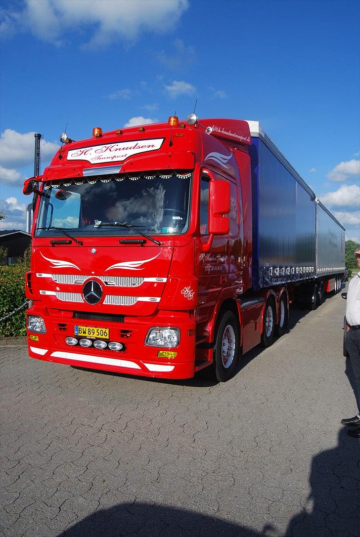 H-knudsen transport - Så blev traileren også færdig.... Står ved åbenhus ved hessel i herning med 25m... billede 56