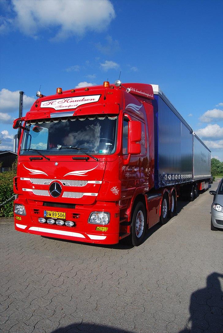 H-knudsen transport - Så blev traileren også færdig.... Står ved åbenhus ved hessel i herning med 25m... billede 57