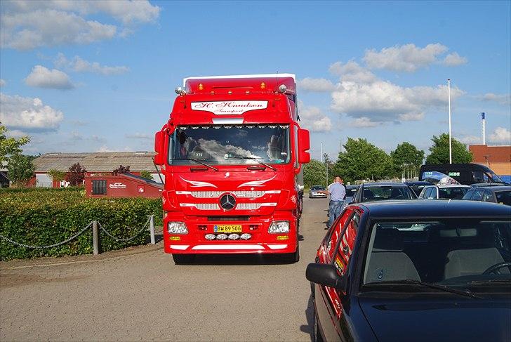 H-knudsen transport - Så blev traileren også færdig.... Står ved åbenhus ved hessel i herning med 25m... billede 59