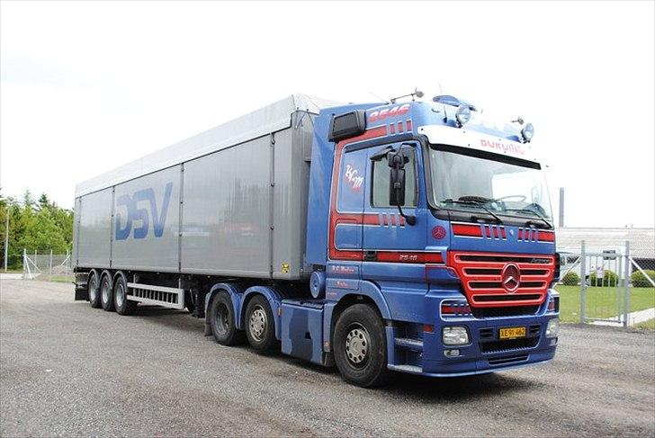 B.G. Madsen - Flemming med en af de nye DSV-trailere... De er godt nok fine... billede 23