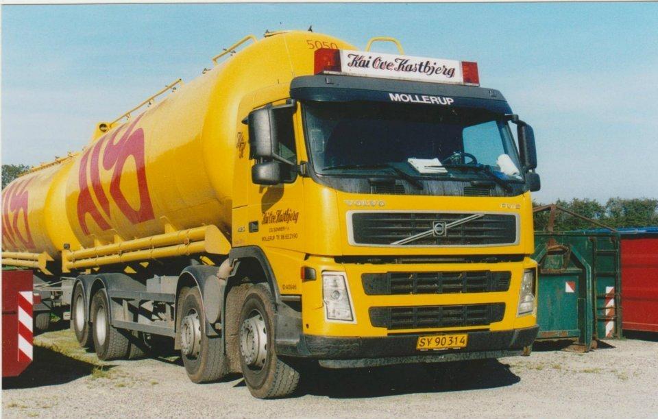 Min tidligere biler - Kai Ove Kastbjerg & Sønner
.SY90314- Volvo FM12 420
, årgang 2003. Billede taget på pladsen hjemme i Mollerup. billede 6