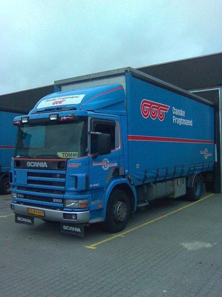 Min tidligere biler - Ommersyssel Godstransport
 DC87695-. Scania 94 260 med 20 tons lift-anhænger. (Gl bil fra SP-fragt- Ebeltoft.) Aalborg-Expressen den 2 :) Billede taget ved Danske Fragtmænd i Randers. billede 11