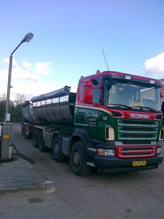 Min tidligere biler - Demstrup Autotransport
.XD89950- Scania R500 Tandem på parabel fjedre. Vogn 18. Årgang 2008.  Den dag den fik ny kasse på :) Tanker hjemme i Demstrup.  billede 22