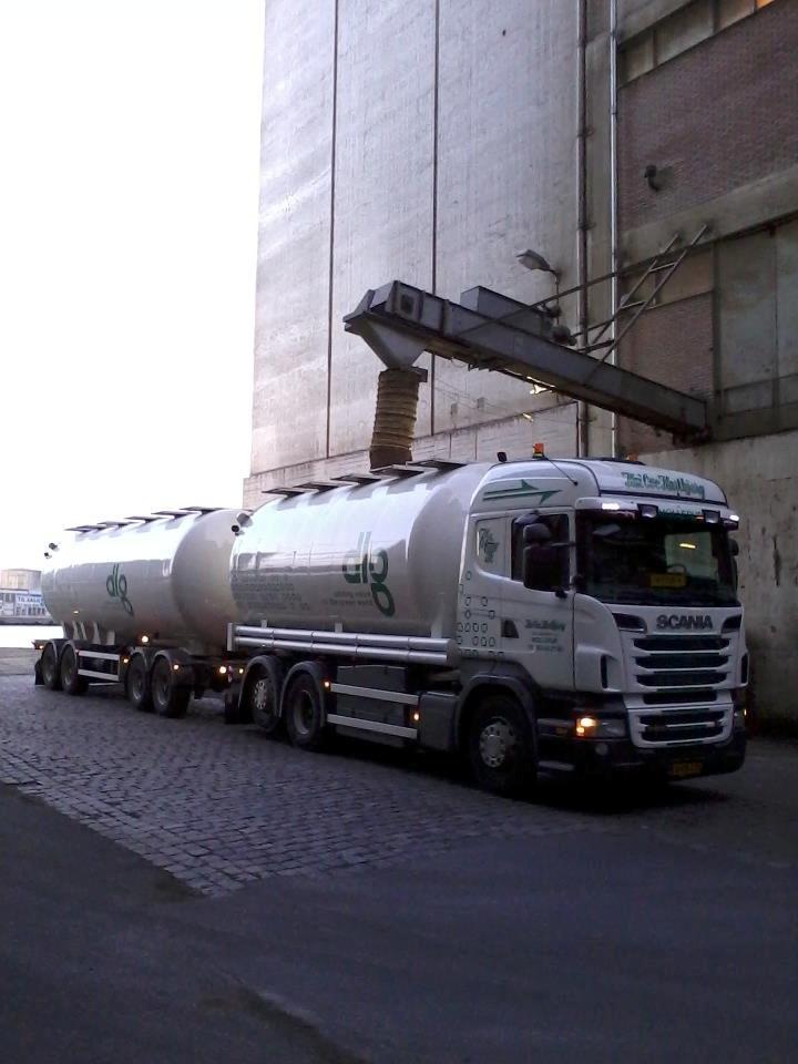 Min tidligere biler - Kai Ove Kastbjergh & Sønner. CG89375-DW6507-
Scania R500 Highliner. Vogn 5784 læsser kvægfoder ved Dlg Aarhus. Årgang 2011.  billede 25