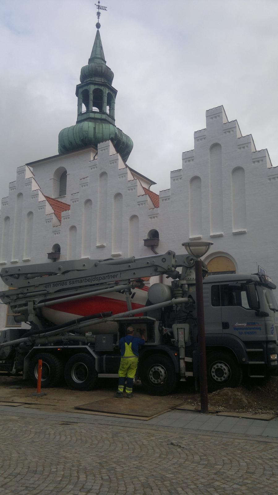 Lemvig Beton - Nyt gulv i Lemvig kirke billede 2