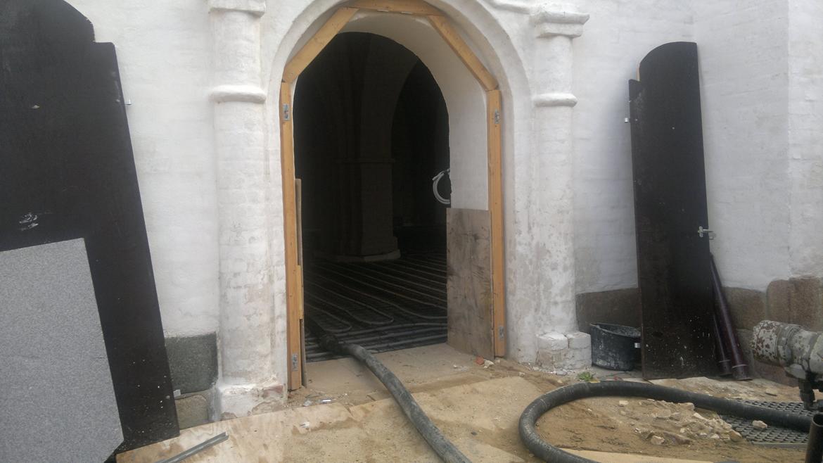 Lemvig Beton - Nyt gulv i Lemvig kirke billede 5