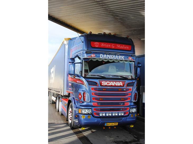 {{currentPhoto.altText}} billede {{currentPhoto.number}}