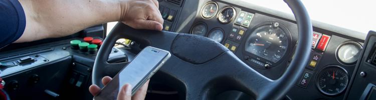 Ny lov om brug af mobiltelefon under kørslen