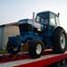 Søger transport af traktor