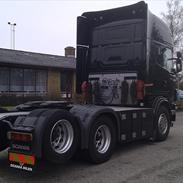 Scania 164L 480 V8 solgt