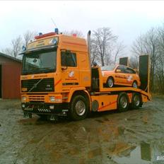 Volvo F12-405 globetrotter