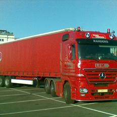 Mercedes Actros 2551