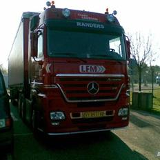 Mercedes Actros 2551