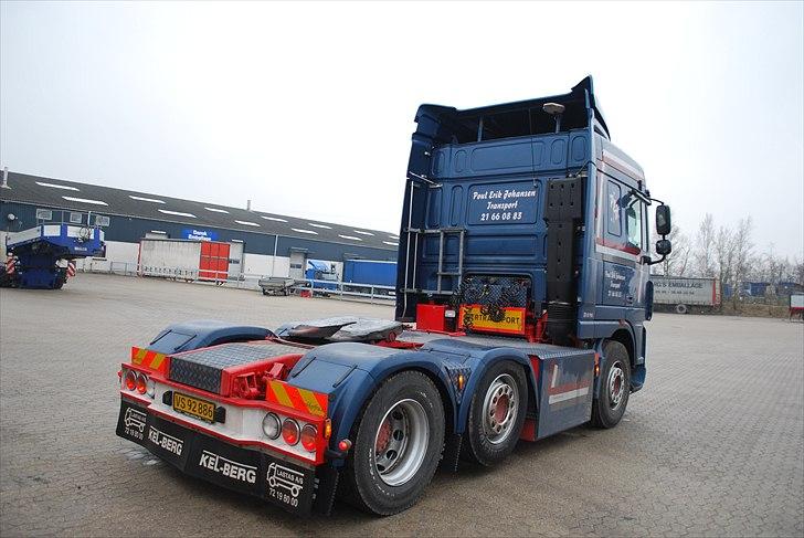 DAF 105.410 - Fyraften, og har sat traileren på DSV i Øm billede 2