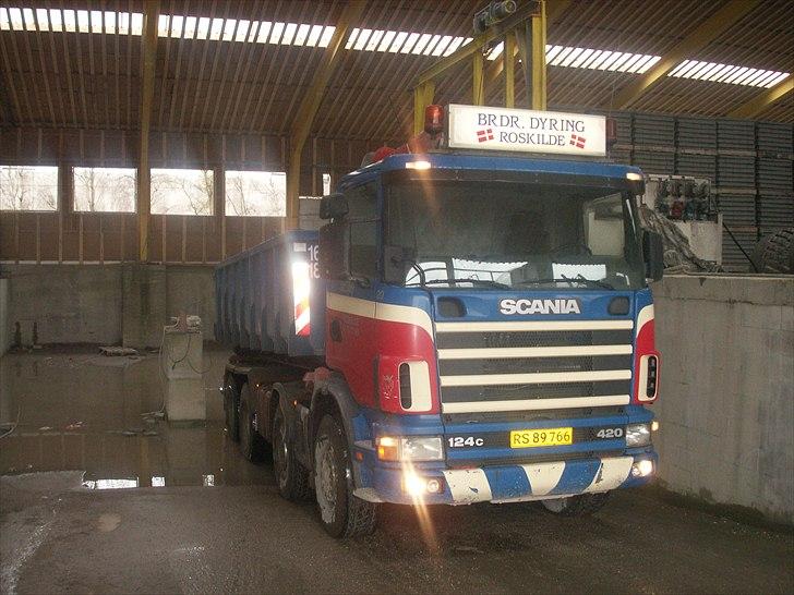 Scania 124-420 - Læsning af sten billede 6