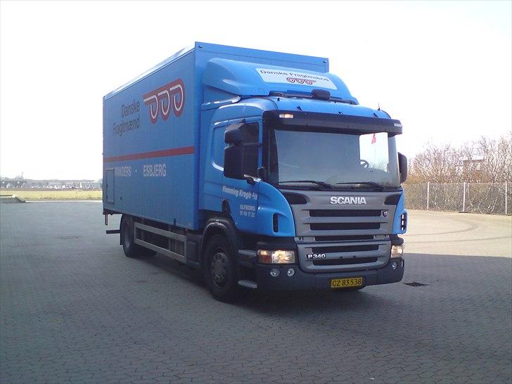 Scania P340 - Holder ved Sanistål i esbjerg billede 1