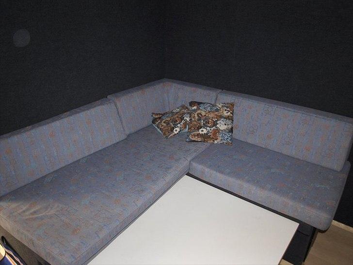 Mercedes 1117 - siddegruppe med bor til at køre op og ned så der også kan være seng billede 16