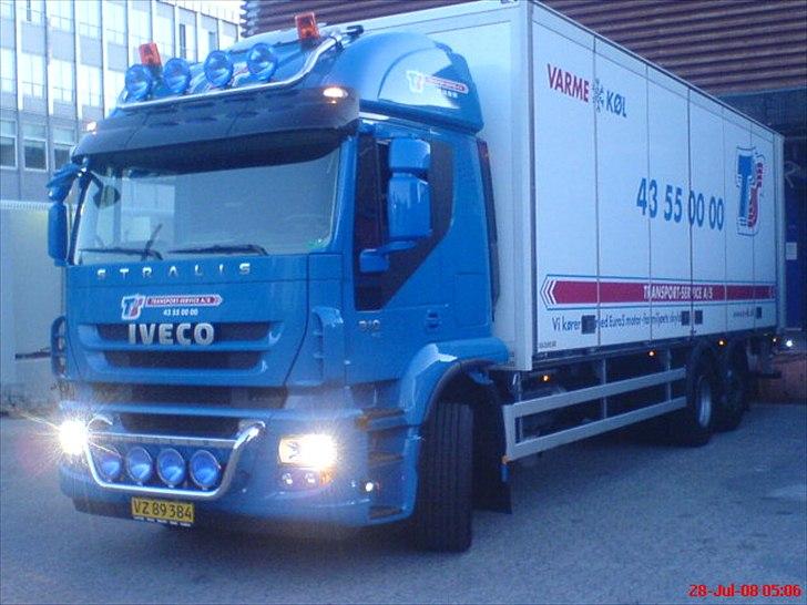 Iveco  Stralis - er ved at læs brød af da jeg kørt for schulstad og kohberg billede 1