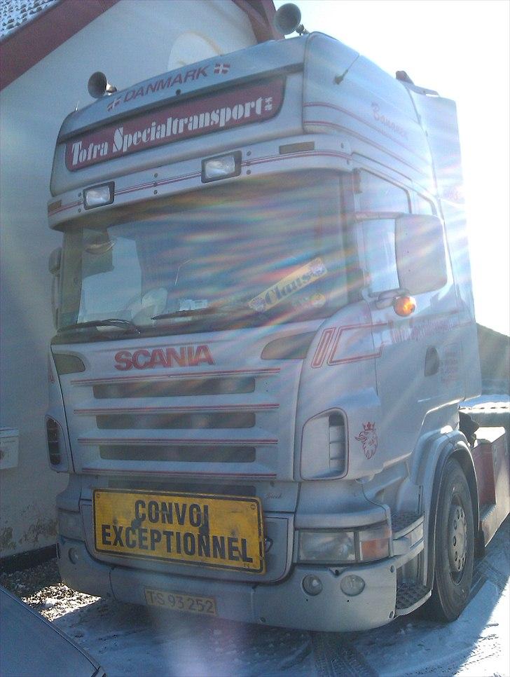 Scania R500 - Lidt fra indkørslen i Troense.. Ikke noget godt sted at tage billeder.. Beklager.. billede 9