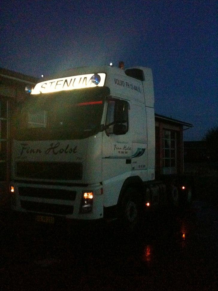 Volvo FH - Efter vask, en sen fredag aften. billede 1
