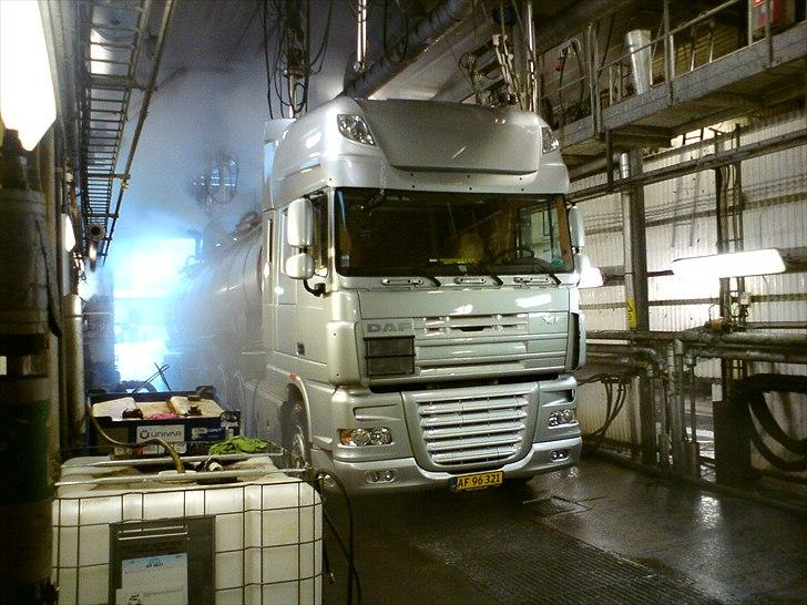 DAF XF 105 - Tankvask i Göteborg billede 10