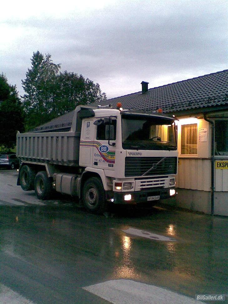 Volvo F12 6x2 - Franzafoss Pukkverk.. Tidlig morgen :D vi troede de åbnede kl 6, men det var først klokken 7 -.- billede 4