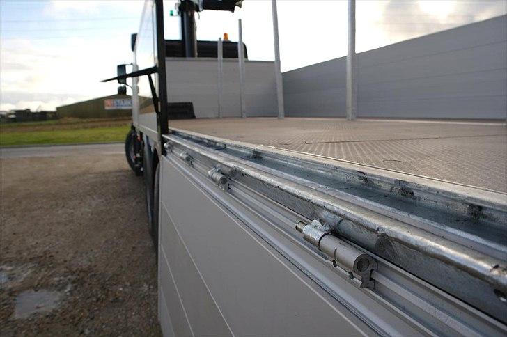 Volvo FM 330 6x2 billede 3