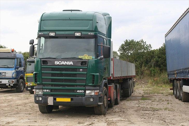 Scania 124 L billede 1