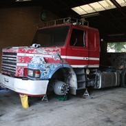 Scania T 142 H