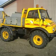 Mercedes unimog 406 Brutalis I