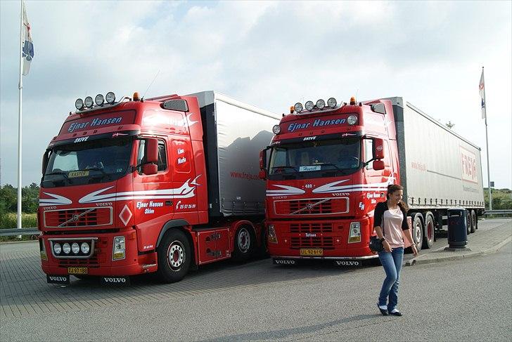 Volvo FH 480 - Med lillebror i Korsør. Og kæresten der har sneget sig med på billedet.. :) billede 10