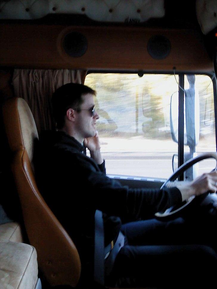 DAF XF 105 - Piloten... P.S. Det er stadig lovligt at tale i håndholdt tlf i Sverige ;-) (Feb. 2011) billede 19