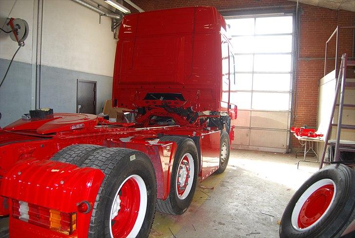 Mercedes Actros - så blev den malet og vi er igang med opmontering. billede 9