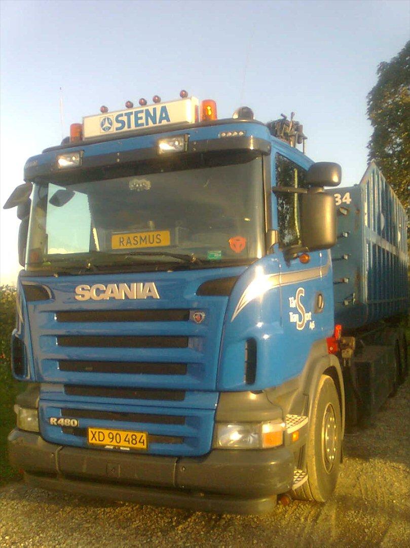 Scania R 480 - hjemme på gårds pladsen billede 1