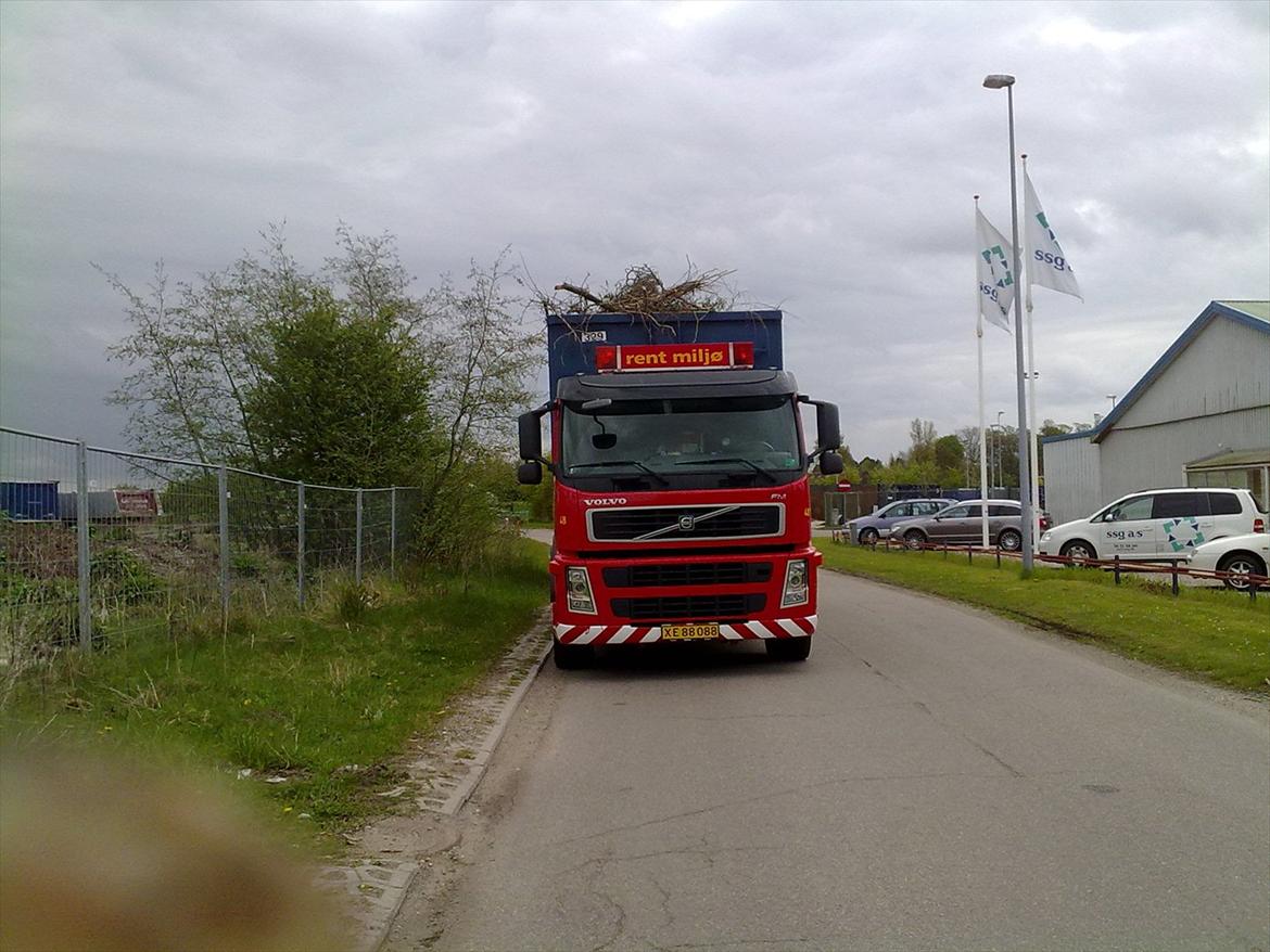 Volvo fm 400  - holder pause jernløse genbrugsplas billede 1